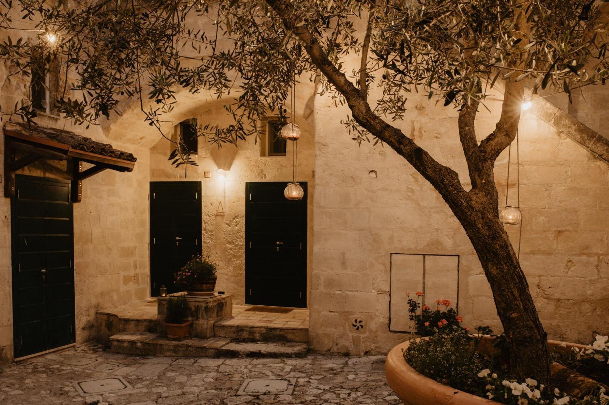 Le Dodici Lune Ματέρα Εξωτερικό φωτογραφία